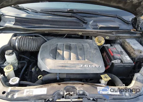 2014 Chrysler Town & Country S from USA, damaged, VIN 2C4RC1HG2ER199782